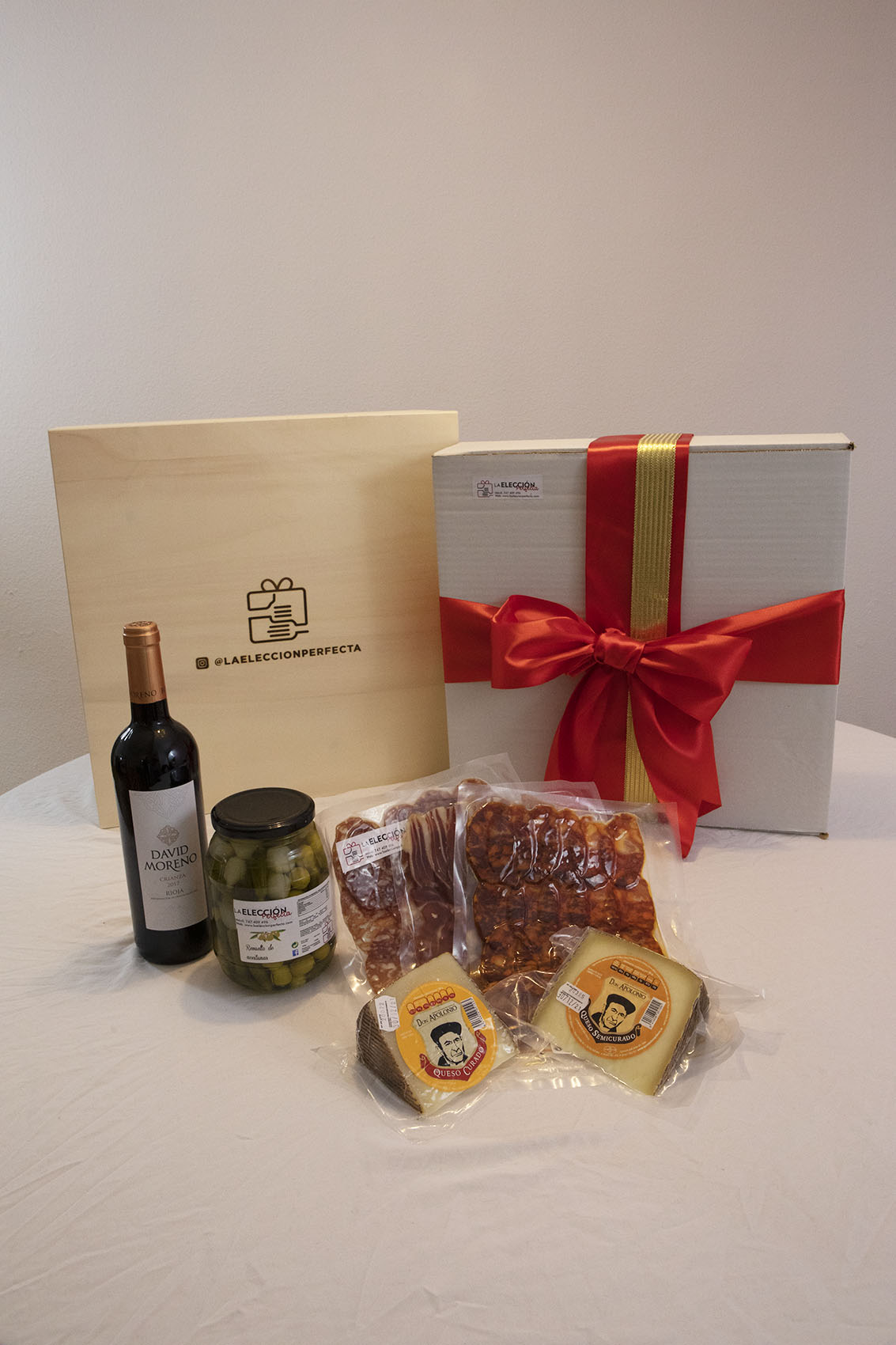 cajas-de-regalo-gastronomico-cestas-y-catas-cesta-basica-la-eleccion-perfecta-2